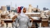 'นางเเบบอเมริกัน - โซมาเลีย' ฝ่ากำแพงด้านศาสนา สวมผ้าคลุมผมมุสลิมเดินแบบเป็นคนเเรก