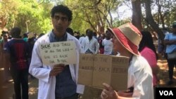 Protesting doctors in Zimbabwe ...