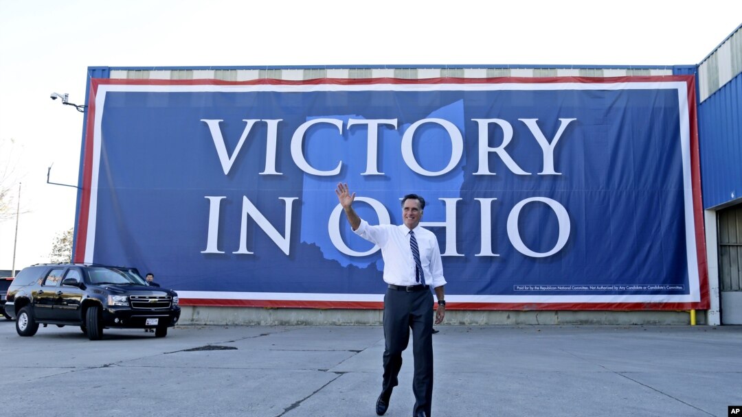 Republican presidential candidate Mitt Romney on campaign trip in Worthington, Ohio, Oct. 25, 2012