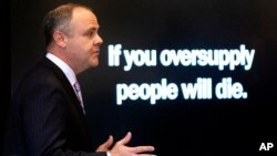 State's attorney Brad Beckworth delivers an opening statement during the opioid trial at the Cleveland County Courthouse in Norman, Oklahoman, May 28, 2019.