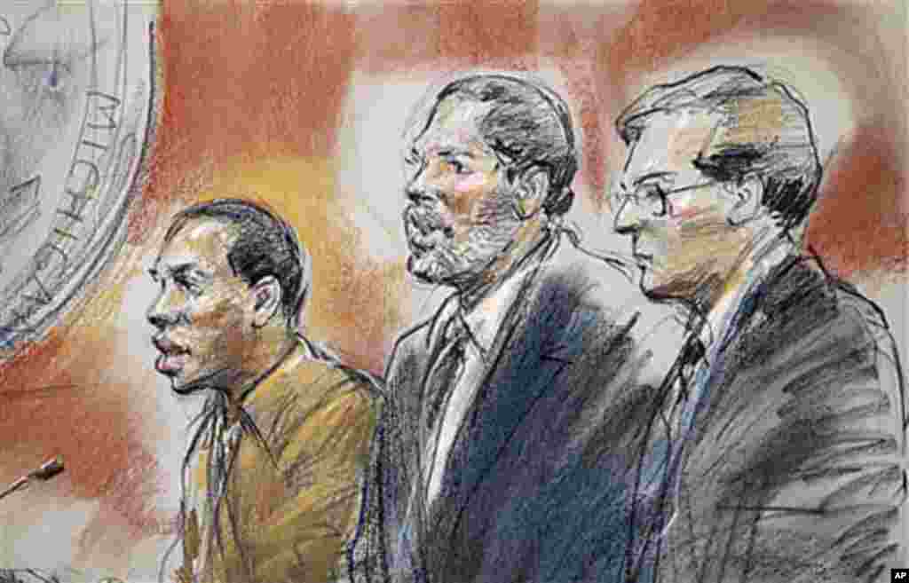 In this courtroom sketch, Umar Farouk Abdulmutallab (L) stands with his standby counsel Anthony Chambers (C) and Assistant U.S. Attorney Jonathan Tukel (R) before U.S. District Judge Nancy Edmunds in federal court in Detroit, October 2010. (file photo)