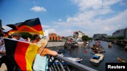 Une manifestation contre le parti anti-immigration alternative pour l'Allemagne (AfD) à Berlin, en Allemagne, le 27 mai 2018. REUTERS/Hannibal Hanschke - 