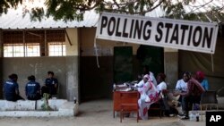 Bureau de vote, Serrekunda, Gambie, le 1er décembre 2016. 