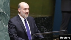 Israeli Ambassador to the United Nations Ron Prosor addresses the U.N. General Assembly in New York, November 29, 2012.