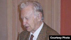 Легендарный шахматист Василий Смыслов. 2002 год