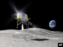 Foto hasil rekaan artis yang dirilis Badan Penjelajah Antariksa Jepang (JAXA) menggambarkan bagaimana wahana penjelajah antariksa SLIM (Smart Lander for Investigating Moon)mendarat di Bulan, 20 April 2015. (Foto: JAXA via Associated Press)