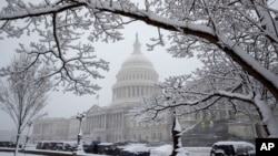 Le Capitole à Washington, lors d'une tempête de neige, le 21 mars 2018.