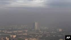 Skopje, Macedonia, berselimut kabut polusi, 8 November 2015. (Foto: dok).