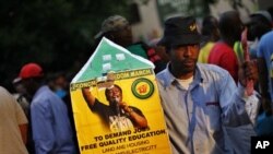 África do Sul: Líder juvenil do ANC suspenso por 5 anos