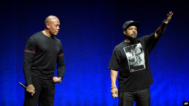 Los fundadores del grupo gangsta rap, N.W.A. Dr. Dre, left, and Ice Cube, serán ingresados al  Salón de la Fama del Rock and Roll el  8 de abril de 2016.