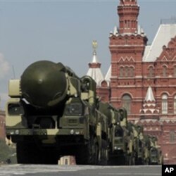 梅德韋傑夫說，如果俄羅斯不能就美國的反導彈防禦計劃問題與美國達成共識，那麼俄羅斯將在本國南部和西部部署遠程導彈。