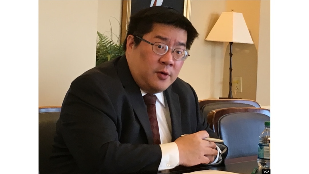 美國和平研究所中國項目高級顧問成斌 (圖片來源:美國之音鐘辰芳拍攝)
