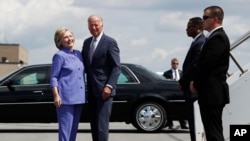 Hillary Clinton accueille Joe Bien en Pennsylvannie, 15 aout 2016 