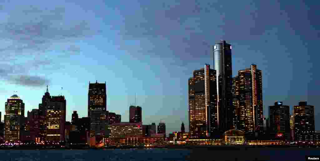 General Motors' world headquarters is the tallest building along the Detroit skyline. 