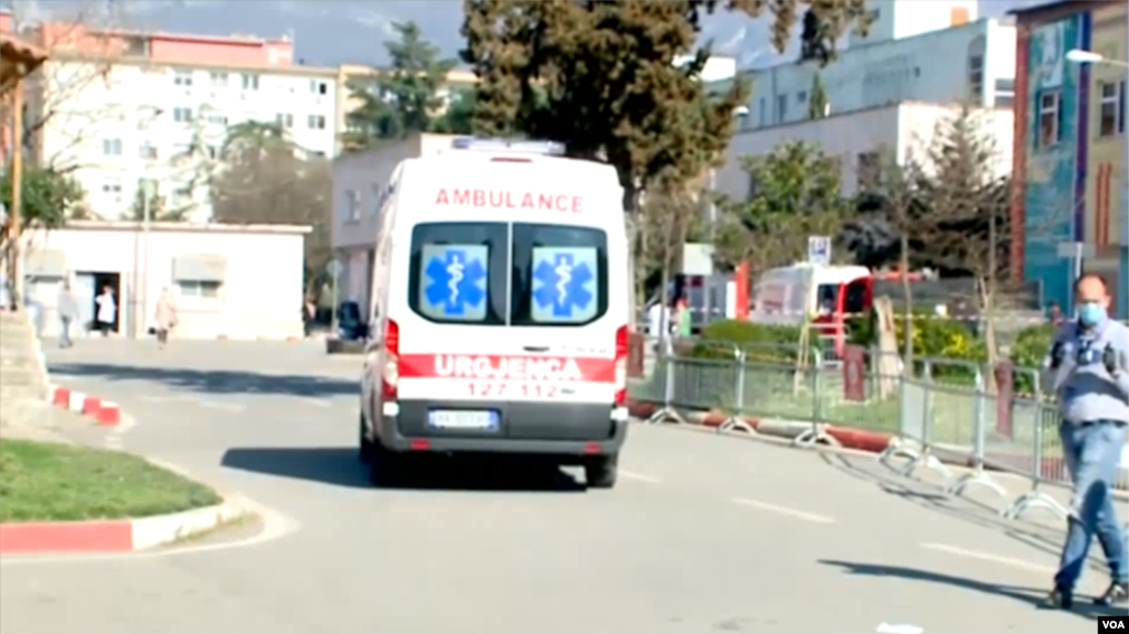 Shqipëri, 32 mjekë e infermierë me COVID 19