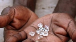 Mineiros suspendem greve em mina de diamantes na Lunda Norte - 2:10