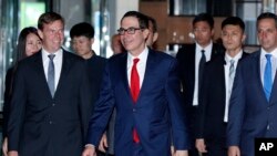 Steven Mnuchin, Secretario del Tesoro de Estados Unidos, llega a su hotel en Beijing. Abril 30, 2019.