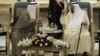 ملک عبدالله، پادشاه عربستان سعودی (راست) و صباح الاحمد الجابر الصباح، وزیر خارجه کویت در نشست «شورای همکاری خلیج» در ریاض 