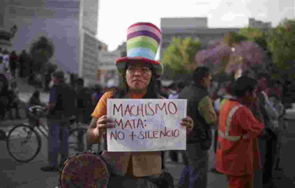 Aunque la mujer cuenta con el derecho al voto, todavía existe mucho terreno por recorrer en el área de los derechos humanos y civiles de la mujer.