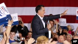 ທ່ານ Mitt Romney ກໍາລັງກ່າວຄໍາປາໃສຮັບເອົາໄຊຊະນະການເລືອກ ຕັ້ງພັກຣີພັບບລິກັນ ຫລື caucuses ທີ່ລັດເນວາດາ ຄືນວັນເສົາວານນີ້