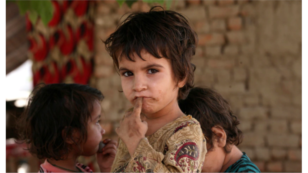 Dijete iz Afganistana u kampu Khazana u Pakistanu.
