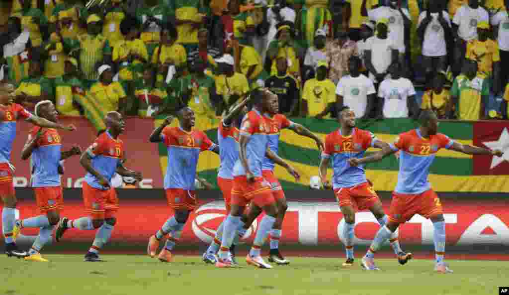 Les joueurs congolais célèbrent après avoir marqué un but contre le Togo &nbsp;au Stade de Port-Gentil, au Gabon, le 24 janvier 2017.