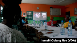 "Dangers sur le net", une partie de la formation des relais communautaires, à Libreville, au Gabon, le 18 octobre 2021.