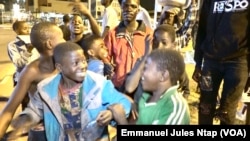 Des enfants jubilent après la victoire des Lions Indomptables lors du Chan 2020, à Yaoundé le 31 janvier 2021.