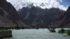 گلگت بلتستان میں سیلاب کی تباہ کاریاں: 'موسمیاتی تبدیلیوں کو اپنی آنکھوں سے دیکھ رہے ہیں' 