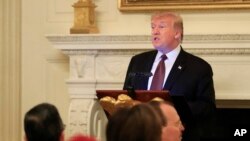 ABŞ prezidenti Donald Tramp Ağ Evdə iftar yeməyi zamanı nitq söyləyir, 13 May, 2019.