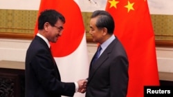 Ngoại trưởng Nhật Taro Kono và Bộ trưởng Ngoại giao Trung Quốc Vương Nghị gặp nhau hôm 28/1 ở Bắc Kinh.