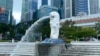 ILUSTRASI - Suasana di sekitar patung Merlion, landmark wisata populer, di Singapura, Senin, 31 Mei 2021. (AP/Annabelle Liang)