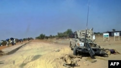 Des corps de présumés soldats rebelles appuyant Riek Machar, vus à Bor le 28 déc. 2013