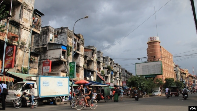 FILE PHOTO- A general view of Phnom Penh's White Building, Phnom Penh, Cambodia, Friday, September 5, 2014. (Nov Povleakhena/VOA Khmer)