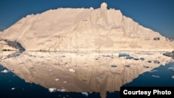 Mencairnya es yang berukuran luas mengancam negara-negara pulau serta komunitas pesisir (foto: ilustrasi). 