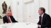 ARHIVA: Ruski predsednik Vladimir Putn na sastanku sa ukrajinskim političarem Viktorom Medvedčukom u Moskvi (Foto: Sputnik/Alexei Nikolsky/Kremlin via REUTERS)