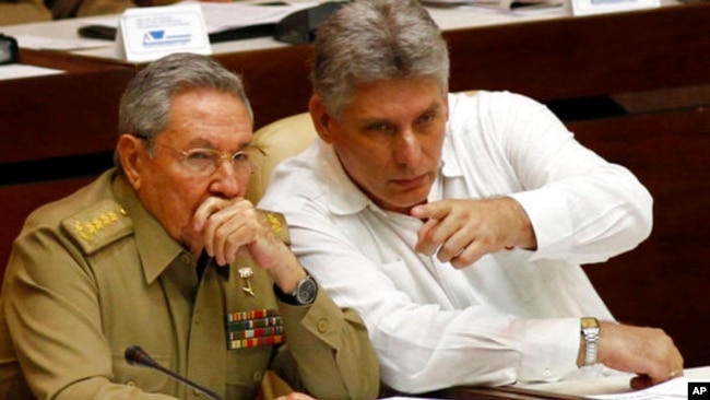 Raul Castro e Miguel Díaz-Canel