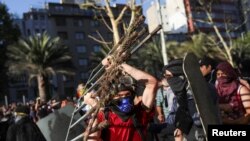 Los manifestantes regresaron este miércoles 27 de noviembre de 2019 a las calles de Chile a protestar contra el gobierno.