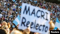 Seguidores del presidente argentino Mauricio Macri asisten a una concentración en Buenos Aires, el sábado 28 de septiembre de 2019.