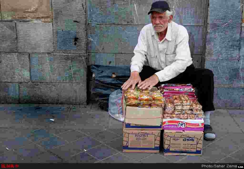 پیرمردهایی که هنوز کار می کنند .... عکس: سحر زمانی