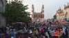 Warga Muslim India Padati Pasar untuk Persiapan Idul Fitri