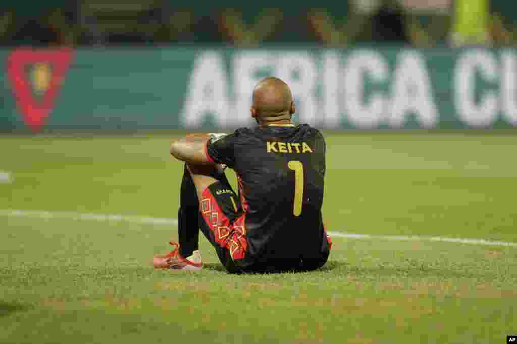 Guinea&#39;s goalkeeper Aly Keita at the end of the round of 16 match against Gambia in Cameroon, Jan. 24, 2022.