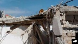 다마스커스 인근 하지라에 이스라엘 미사일 공습으로 무너진 가옥 (자료사진)