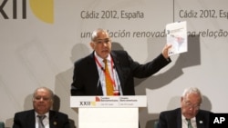 16일 스페인 카디즈에서 열린 이베로·아메리카 정상 회담에 참석한 앙헬 구리아 OECD 사무총장. (자료사진)