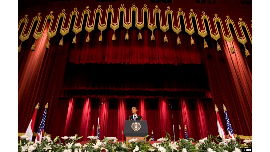 U.S. President Barack Obama speaks in the Grand Hall of Cairo University in Cairo June 4, 2009.