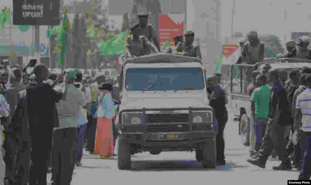 Polisi wapita mbele ya makao makuu ya CCM Dodoma