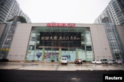 A Lotte Mart is seen closed in Hangzhou, Zhejiang province, China, March 5, 2017.
