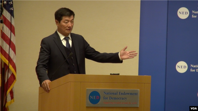藏人行政中央司政洛桑森格在美国国家民主基金会发表演讲。(2018年11月13日)