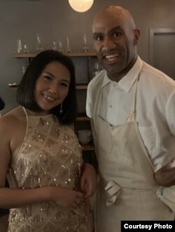 Armaya Doremi bersama Douglass Williams, pemilik MIDA Restaurant di Boston (dok: Armaya Doremi)