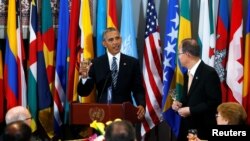 Prezidan Lèzetazini, Barack Obama a dwat ak Sekretè Jeneral Nasyonzini an, Ban Ki-moon a goch nan Nasyonzini, 20 septanm 2016